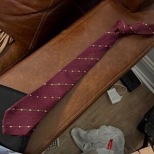 Gucci bees Patterned Silk Tie - Classic Formal Accessory